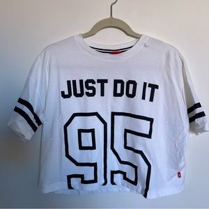 NIKE ‘JUST DO IT’ CROP TEE